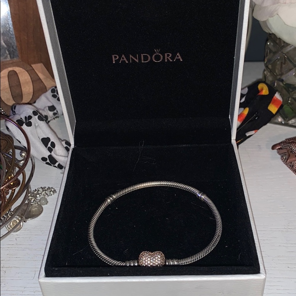 Pandora Moments Pavé HeartClasp SnakeChainBracelet
